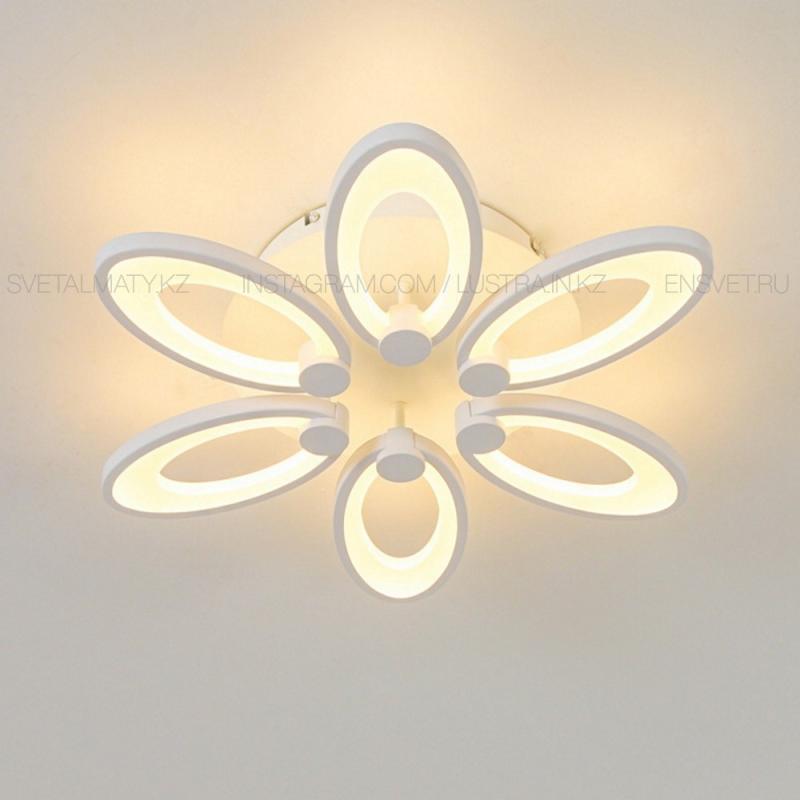 Светодиодная потолочная люстра на 5 ламп. Цвет белый.