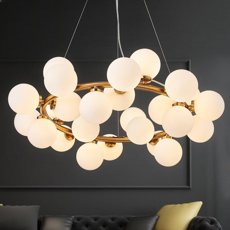 Люстра на 25 лампочек с белыми плафонами в стиле Post-modern
